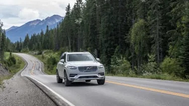 2020 Volvo XC90 T8 First Drive Review | A vroom with a view